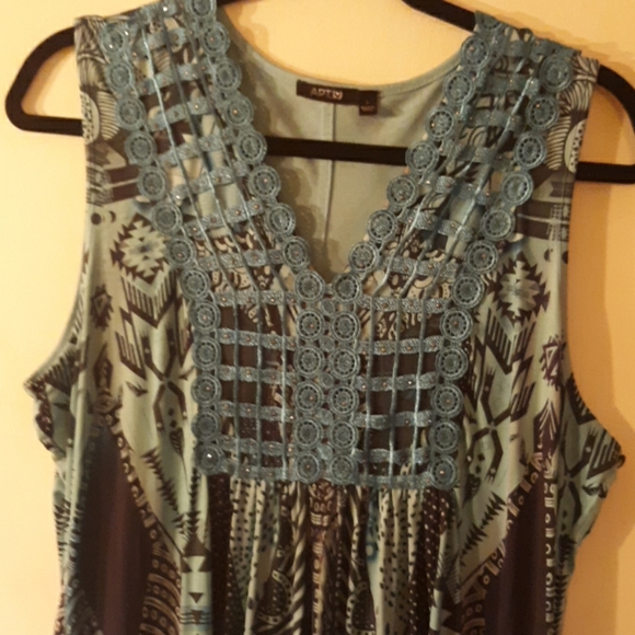 APT 9 LONG SEQUINED GOWN - Picture 3 of 4